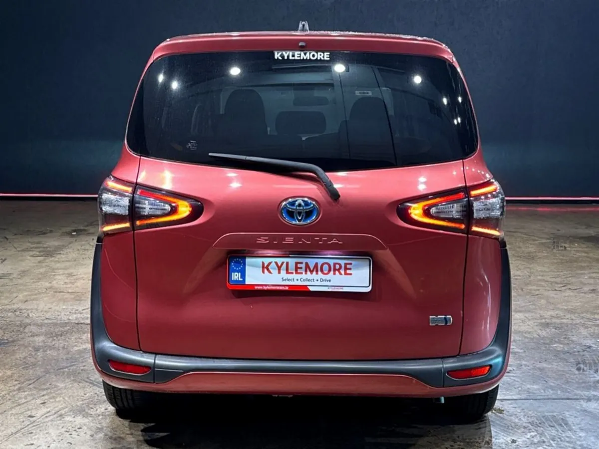 Toyota Sienta 1.5 HYBRID - 7 SEATER - ALLOY WHEELS - Image 4
