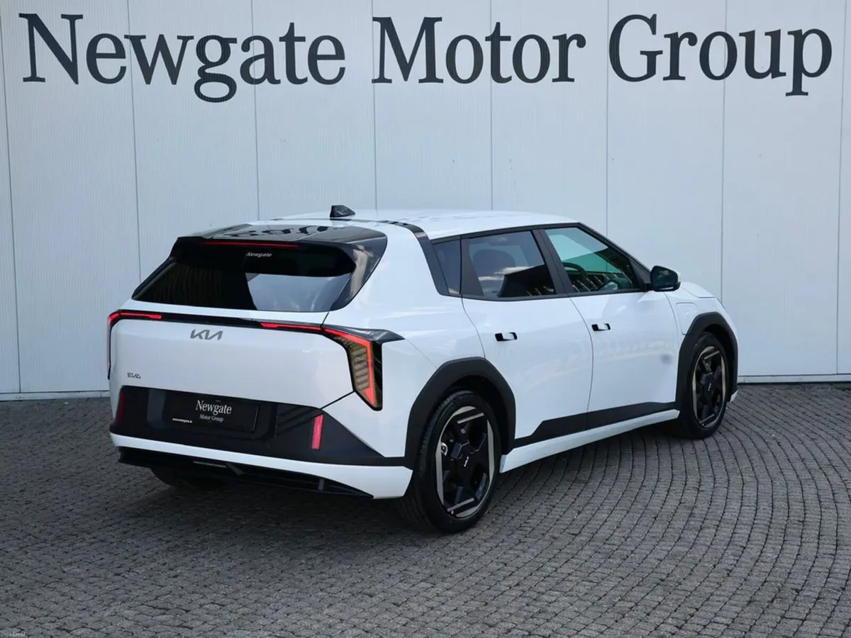 Kia EV4 Hatchback Earth 3 (Long Range) - Image 5