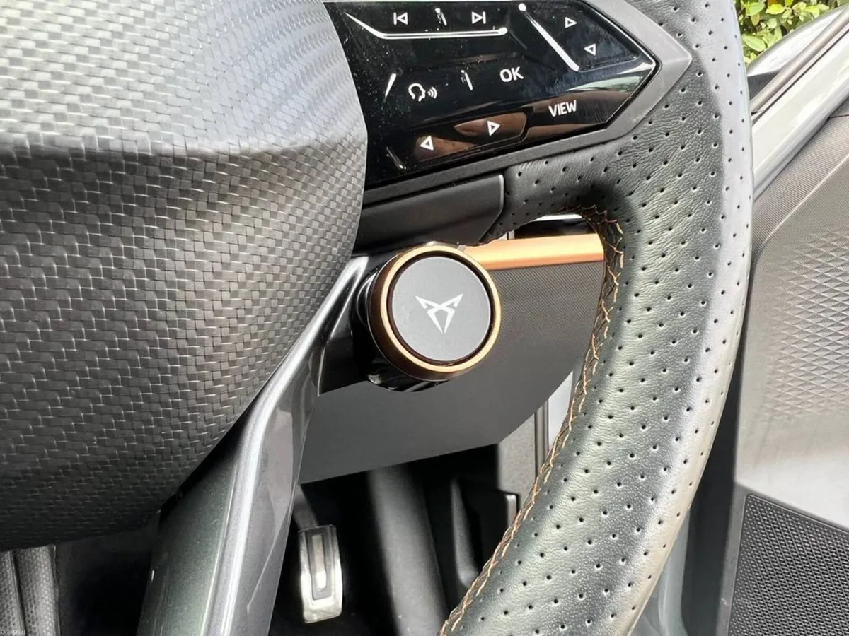 Cupra Born V1 58KWH // 19" TYPHOON ALLOYS // APPLE - Image 5