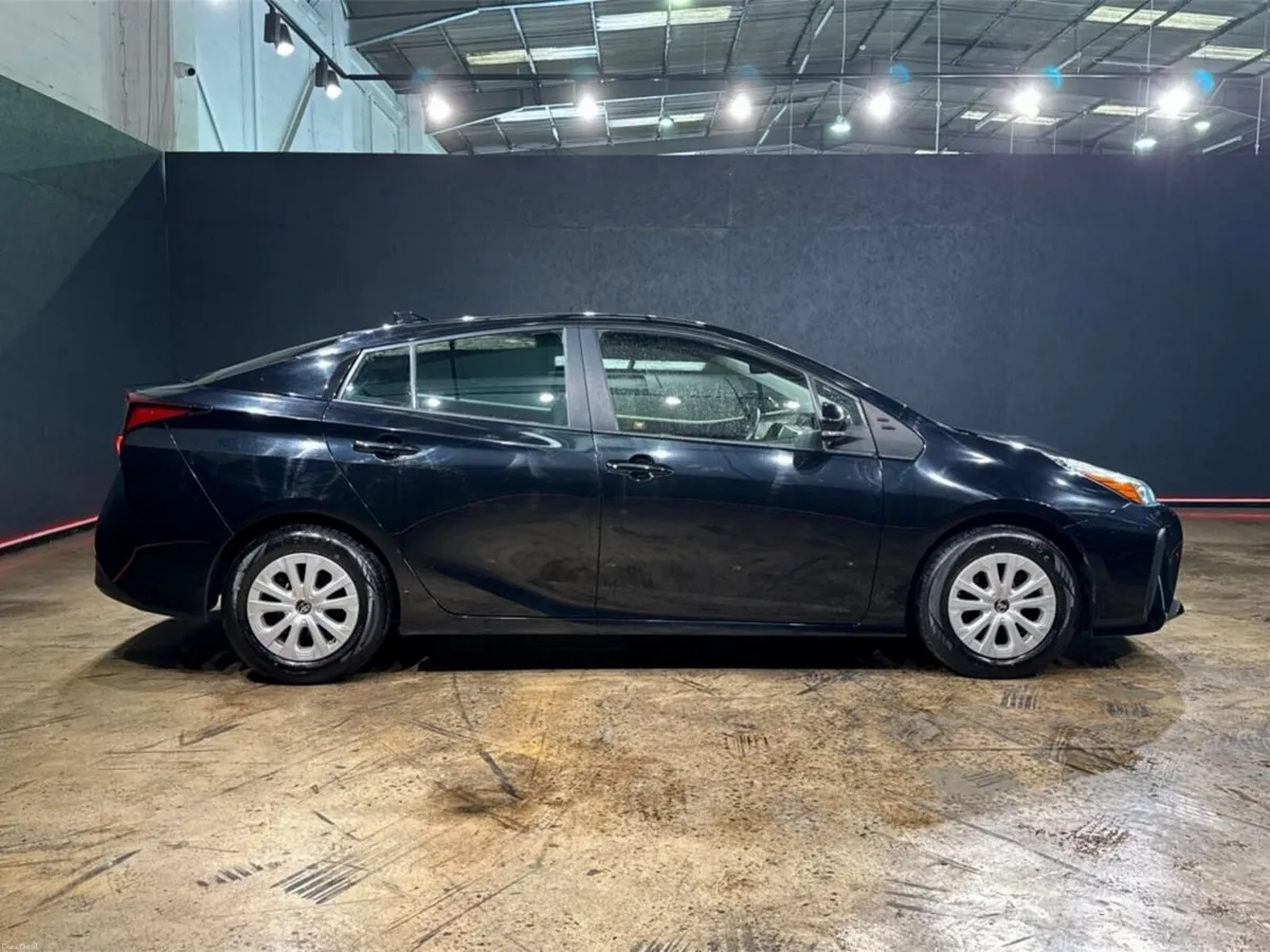 Toyota Prius 1.8 HYBRID AUTOMATIC - FACELIFT MODEL - Image 3