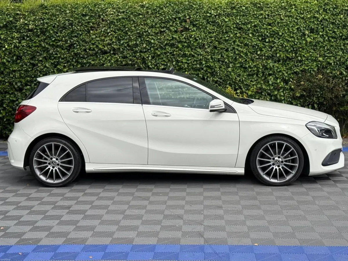 Mercedes-Benz A-Class A180 AMG-LINE 1.6 AUTO // OP - Image 3