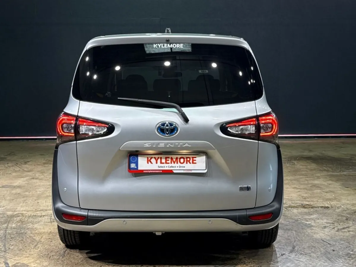 Toyota Sienta 1.5 HYBRID - POWER SLIDNG DOORS - TO - Image 4