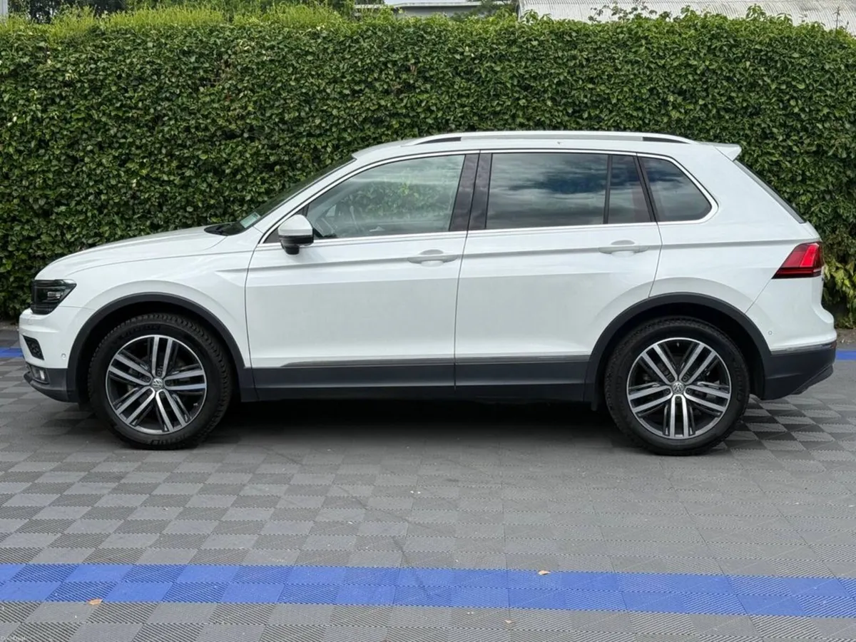 Volkswagen Tiguan 4MOTION HIGHLINE 2.0 TDI AUTO // - Image 3