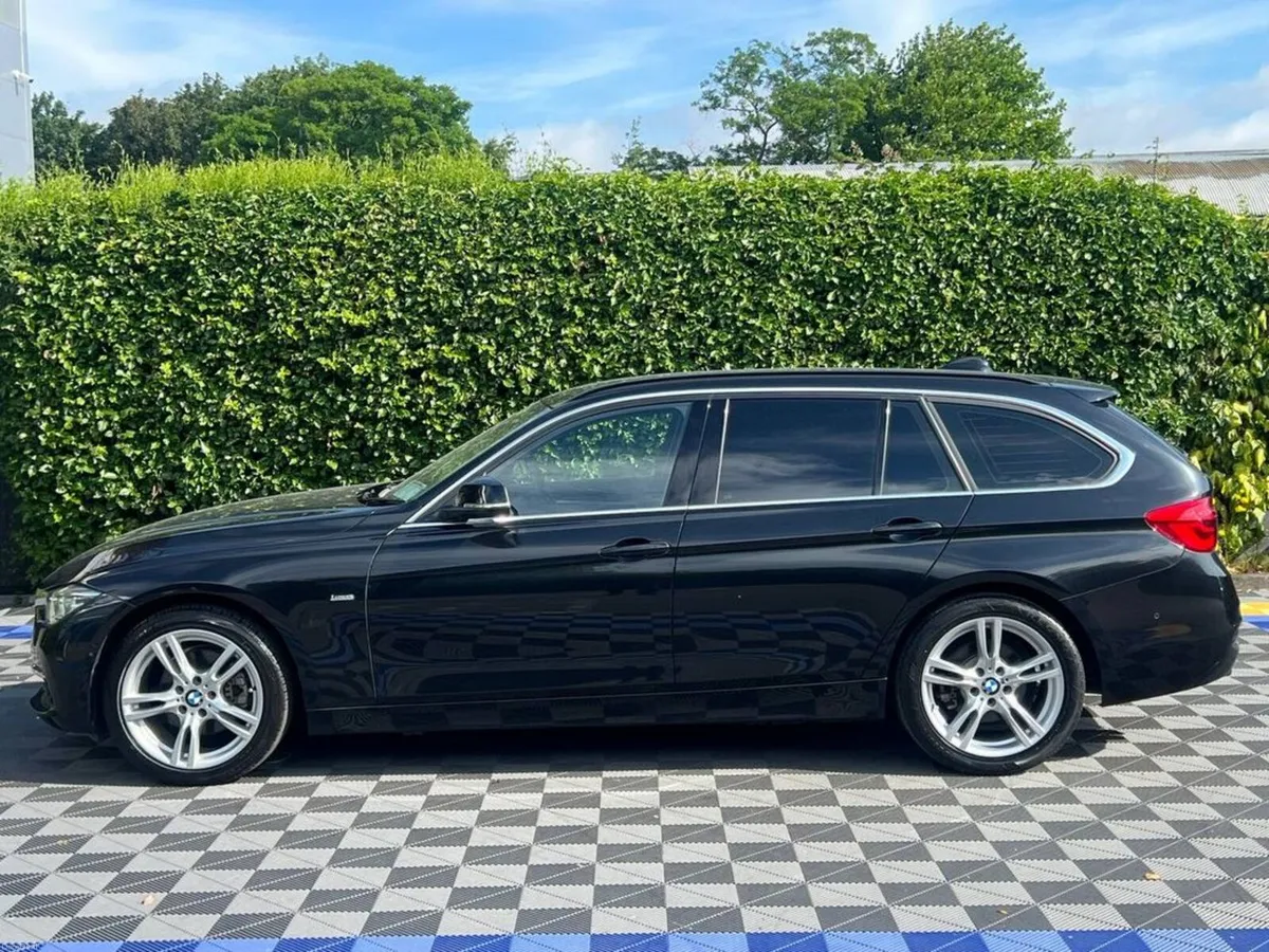 BMW 3-Series 320d TOURING LUXURY LINE AUTO // M-SP - Image 3
