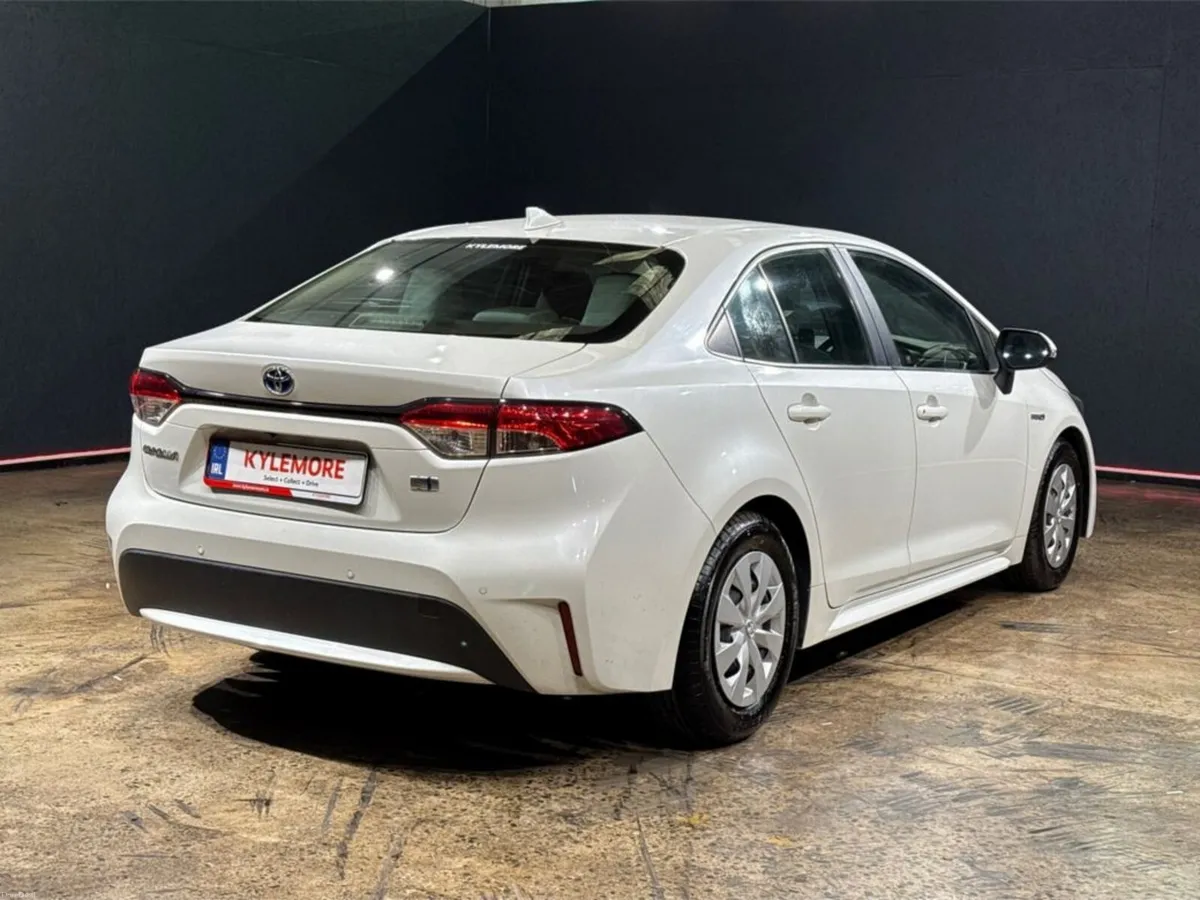 Toyota Corolla 1.8 HYBRID G-X - LED HEADLIGHTS - T - Image 3