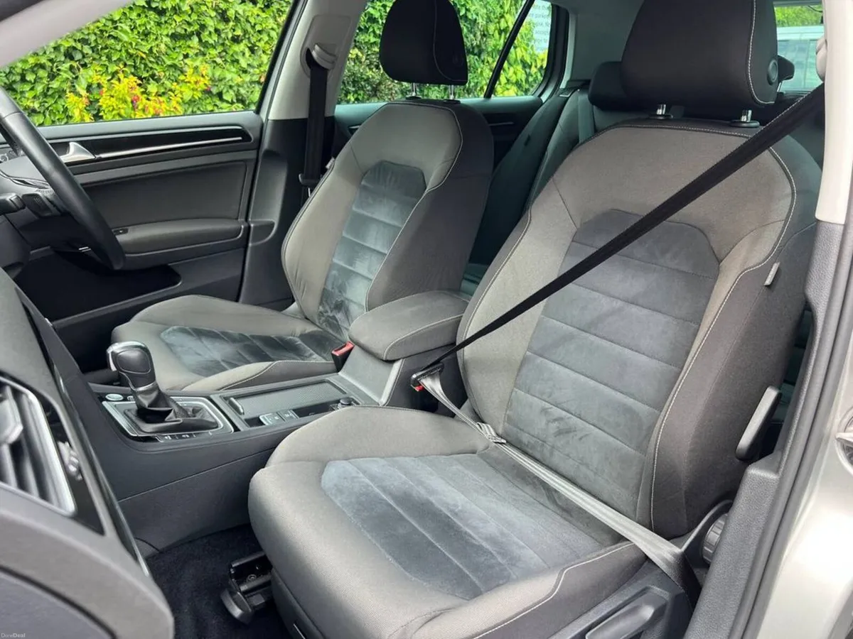 Volkswagen Golf HIGHLINE 1.4 TSI AUTO // APPLE CAR - Image 6