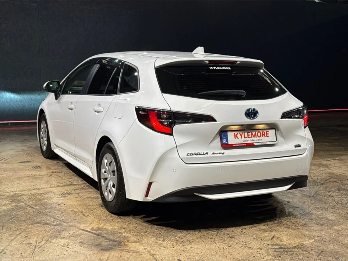 Toyota Corolla 1.8 HYBRID - TOYOTA SAFETY SENSE - - Image 5