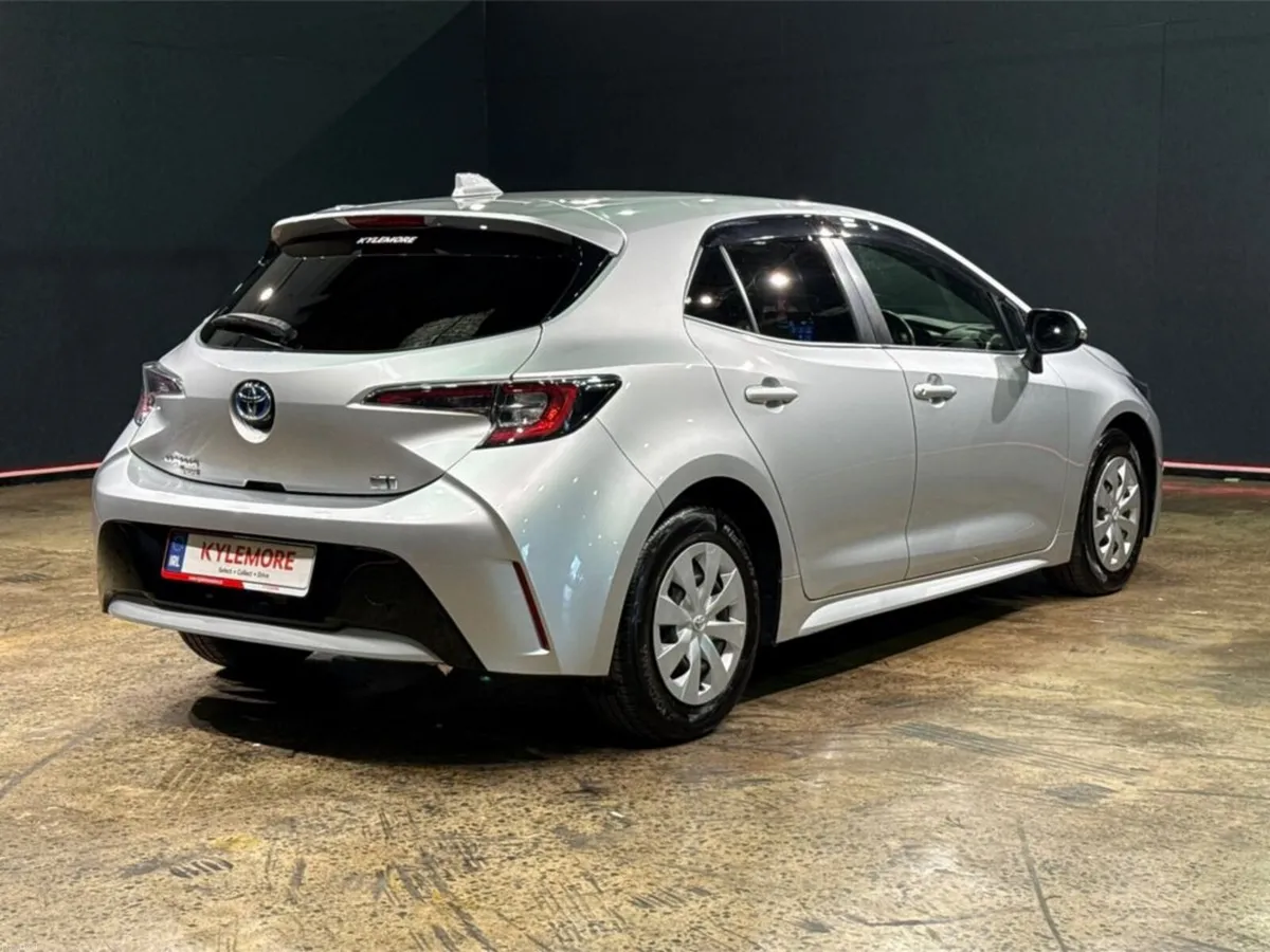 Toyota Corolla 1.8 HYBRID - TOYOTA SAFETY SENSE - - Image 3