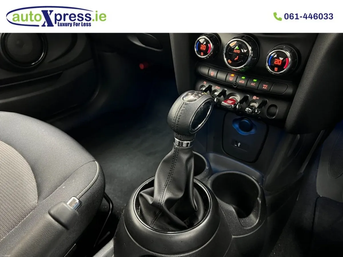 Mini Cooper 1.5 Automatic, Reversing camera, Low m - Image 6