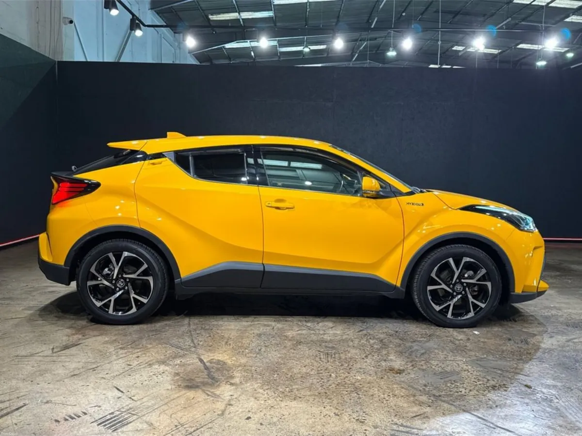 Toyota C-HR 1.8 HYBRID - G SPEC W/BLACK HALF LEATH - Image 2