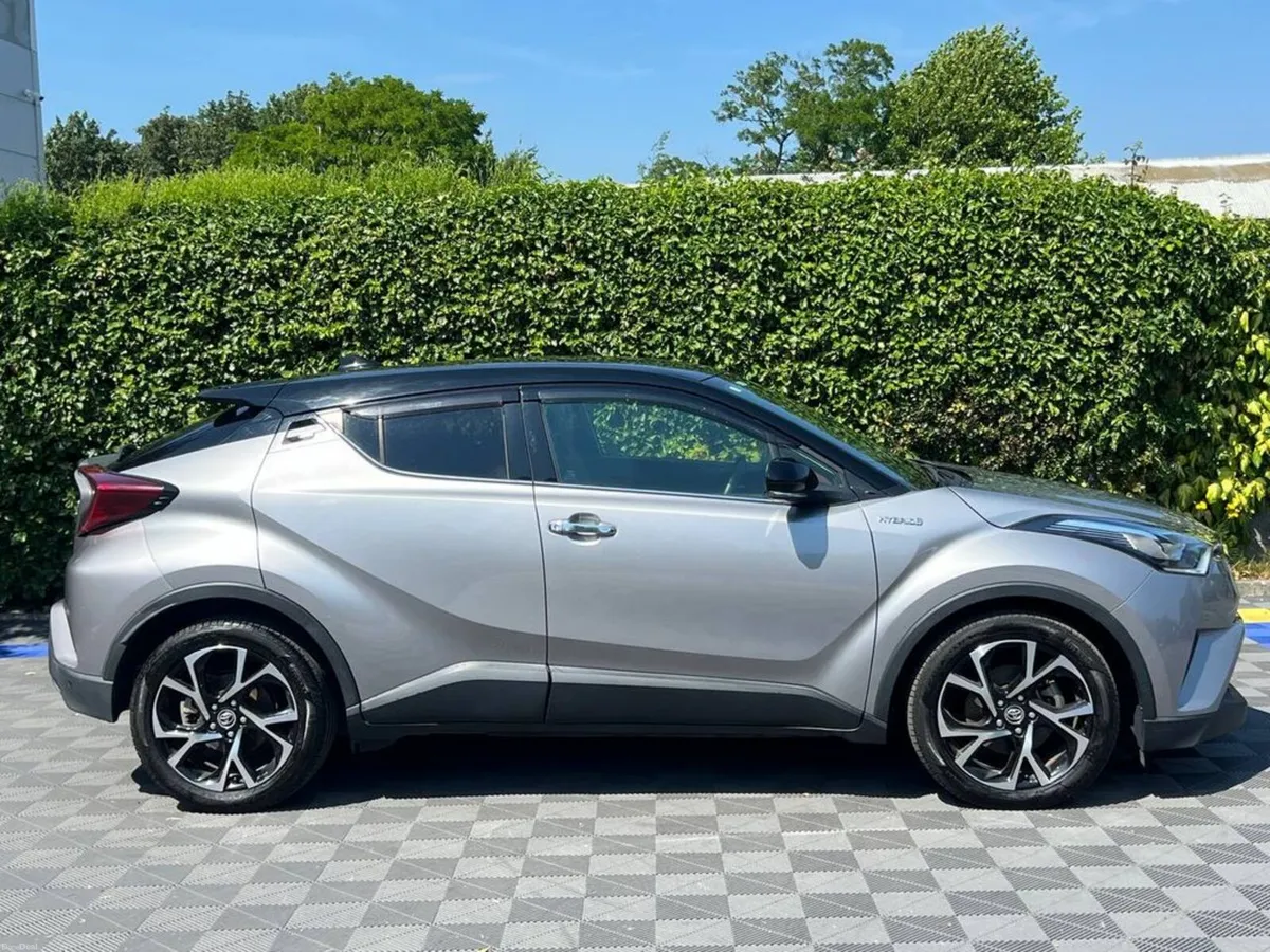 Toyota C-HR 1.8 HYBRID AUTO // HALF LEATHER INTERI - Image 2