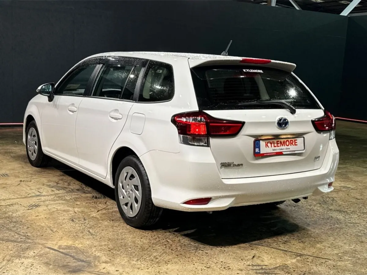 Toyota Corolla 1.5 HYBRID FIELDER AUTOMATIC - PUSH - Image 5