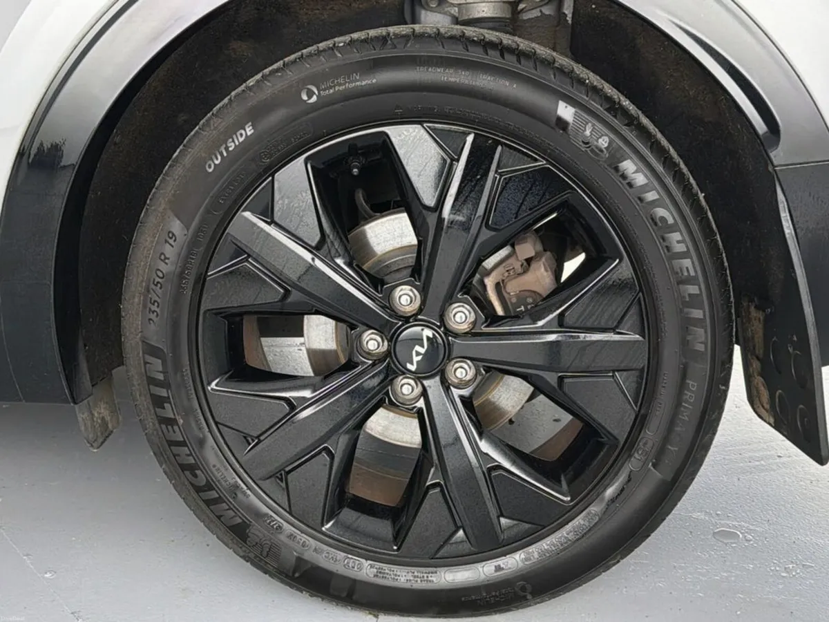 Kia Sportage Anniversary Edition Plug-in Hybrid - Image 3