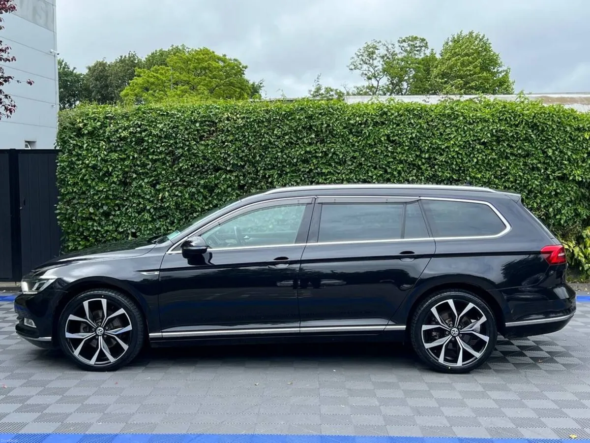 Volkswagen Passat VARIANT HIGHLINE R-LINE PACK 2.0 - Image 3