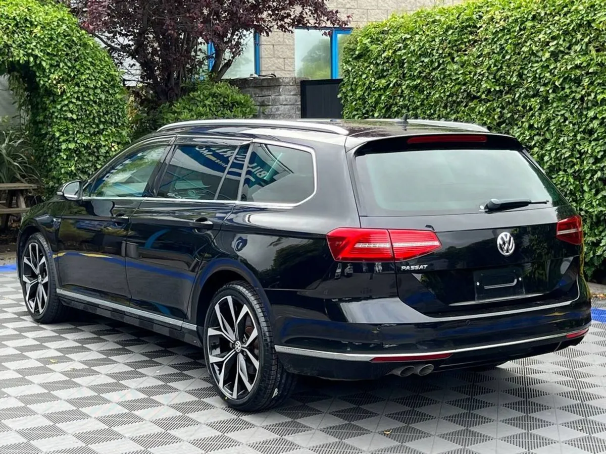 Volkswagen Passat VARIANT HIGHLINE R-LINE PACK 2.0 - Image 5