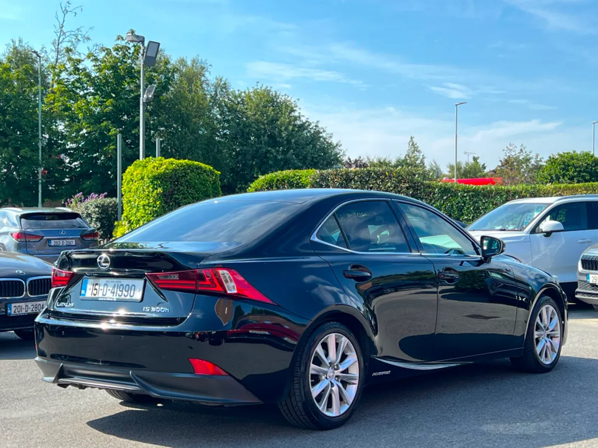 Lexus IS 300H EXECUTIVE AUTO *HIGH SPEC* - Image 4