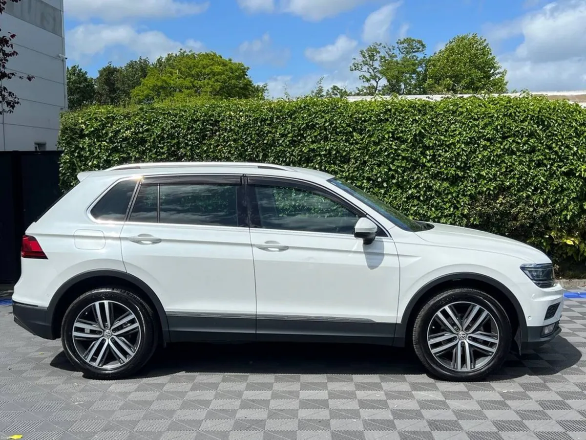 Volkswagen Tiguan HIGHLINE 2.0 TDI 4MOTION AUTO // - Image 2