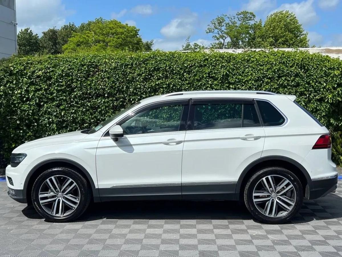 Volkswagen Tiguan HIGHLINE 2.0 TDI 4MOTION AUTO // - Image 3