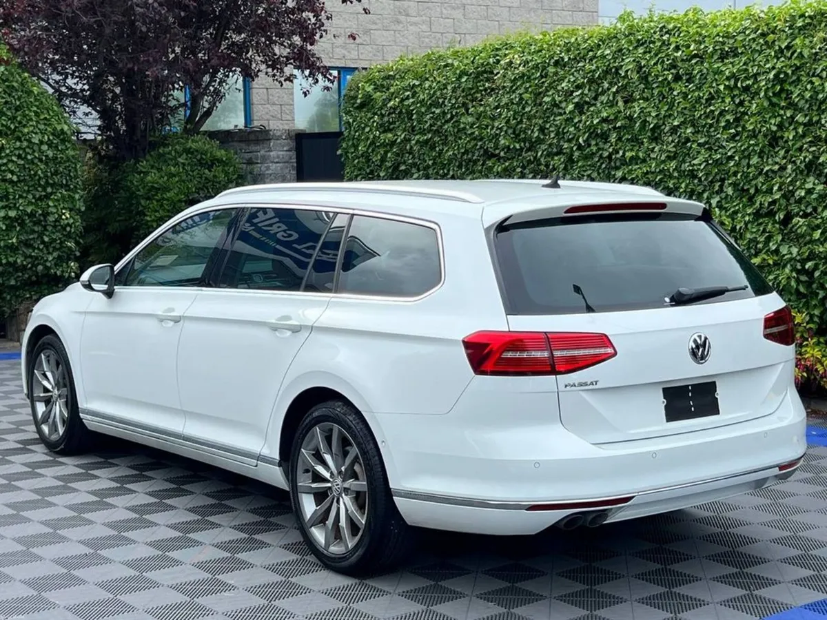 Volkswagen Passat VARIANT HIGHLINE 2.0 TDI AUTO // - Image 5