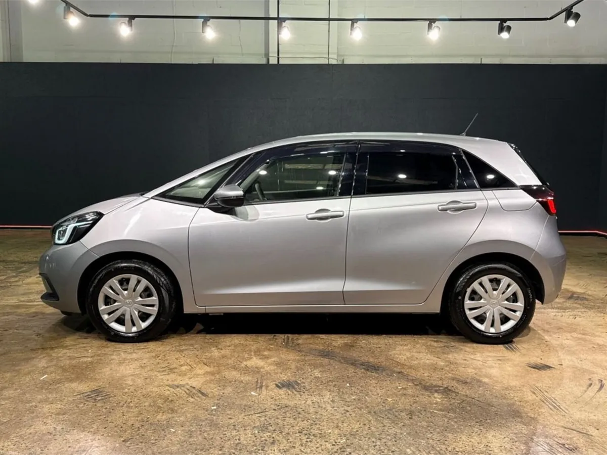 Honda Fit 1.5 HYBRID-E HEV - STABILITY CONTROL - P - Image 6