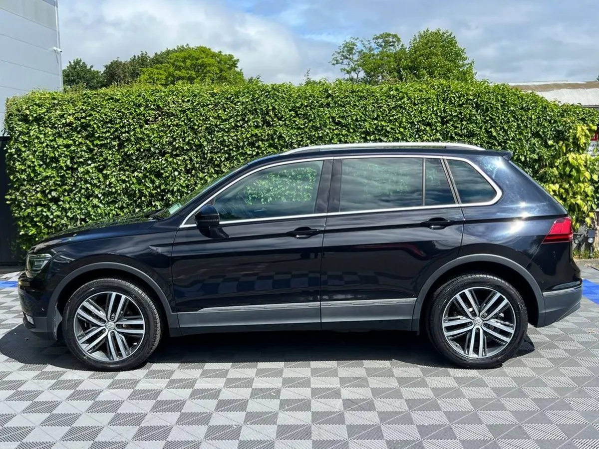 Volkswagen Tiguan 4MOTION HIGHLINE 2.0 TDI AUTO // - Image 3