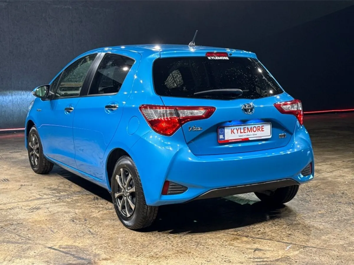 Toyota Vitz 1.5 HYBRID - PUSH BUTTON START- ALLOYS - Image 5