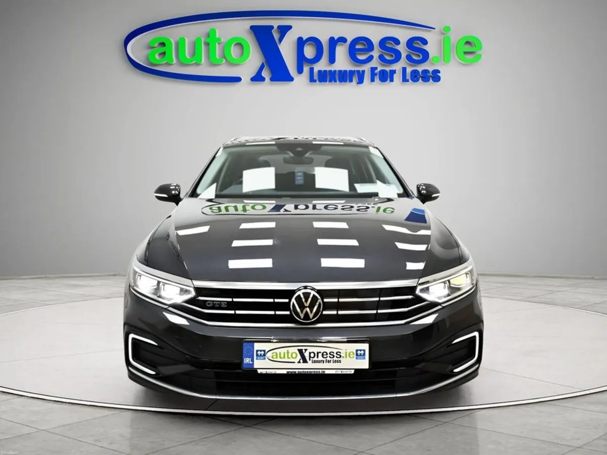 Volkswagen Passat 1.4 TSI GTE Advance Estate Autom - Image 5
