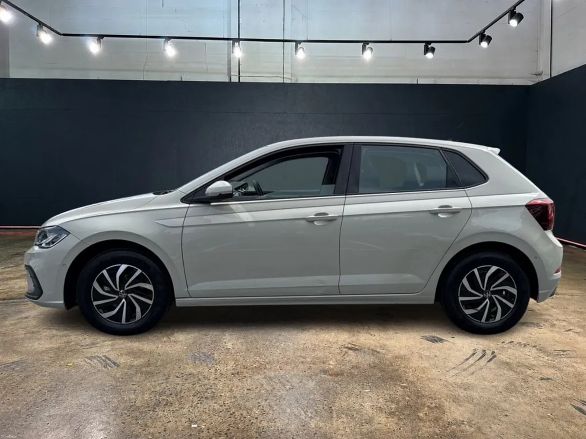 Volkswagen Polo 1.0 AUTOMATIC - FACTORY ALLOYS - P - Image 6