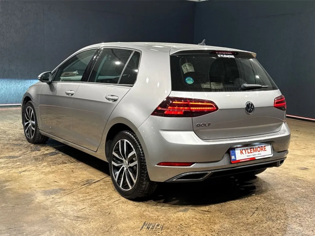 Volkswagen Golf 1.4 AUTOMATIC TSI HIGH LINE TECH E - Image 3