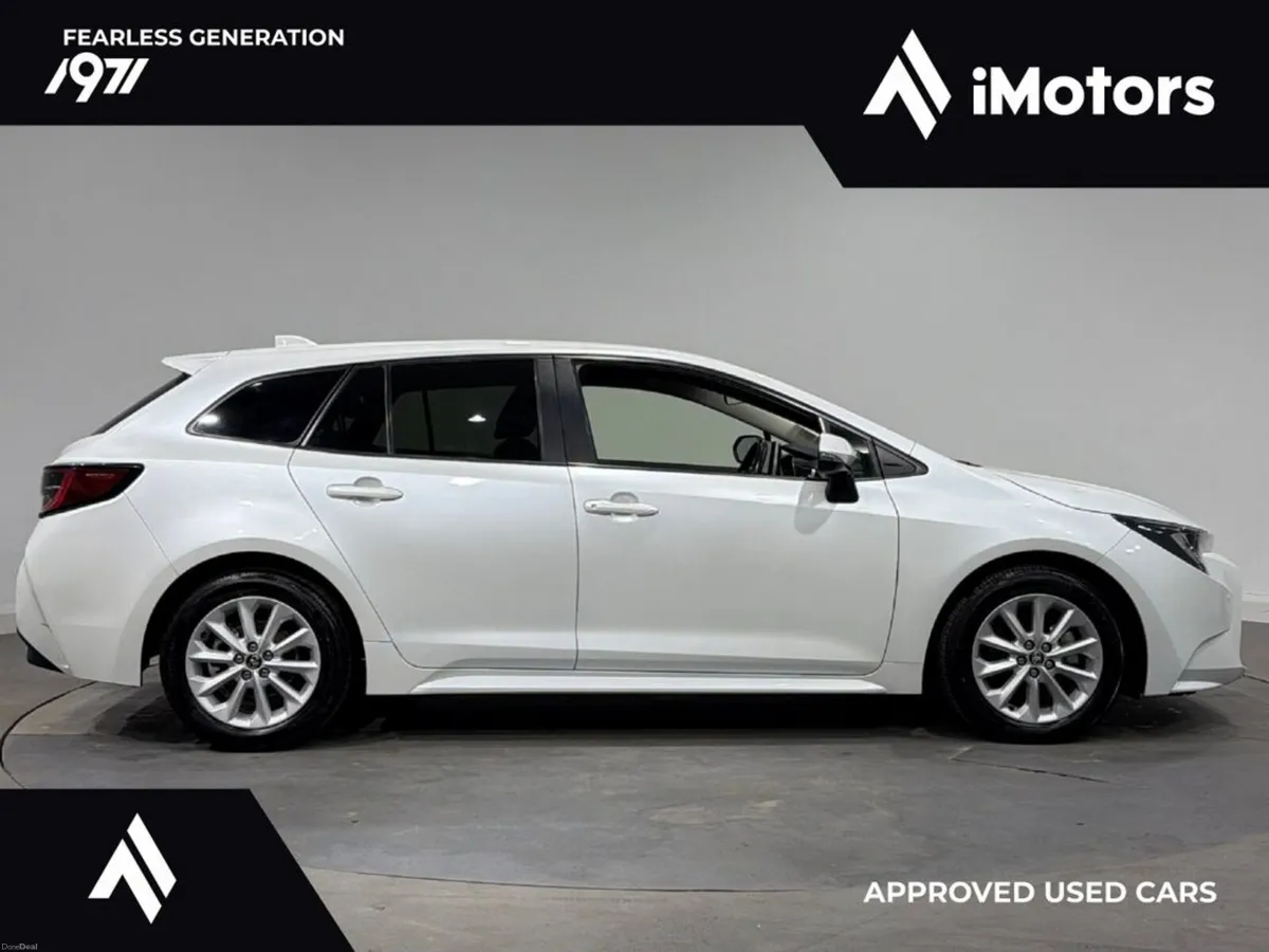 Toyota Corolla TOURING HYBRID AUTOMATIC - Image 3