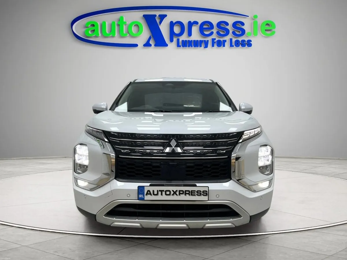 Mitsubishi Outlander PHEV 4WD G, Automatic, Revers - Image 3