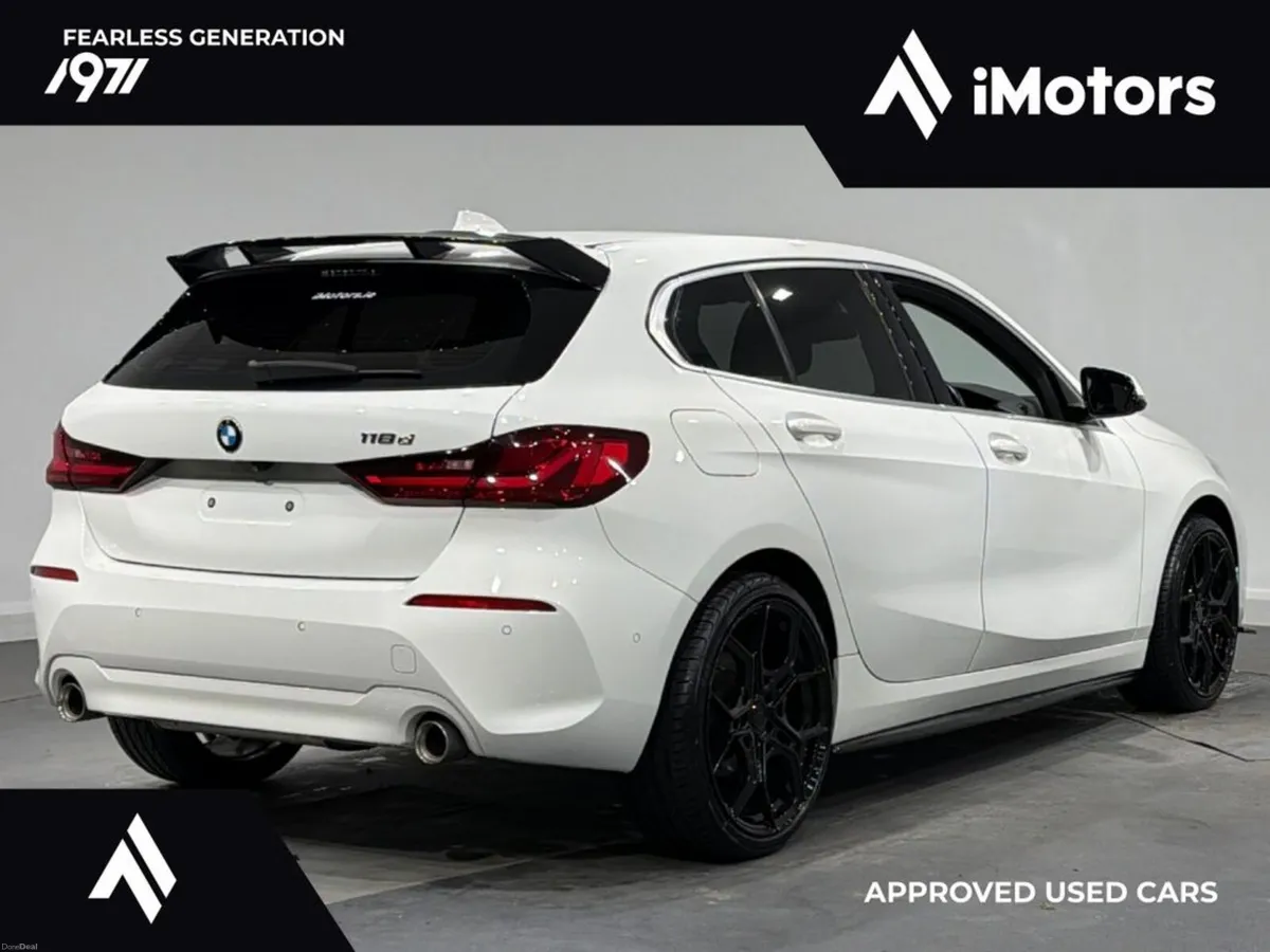 BMW 1-Series M-PERFORMANCE STYLING LOW MILEAGE - Image 4
