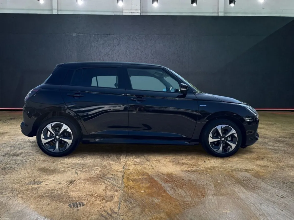 Suzuki Swift 1.2 HYBRID AUTOMATIC - MZ EDITION - U - Image 2