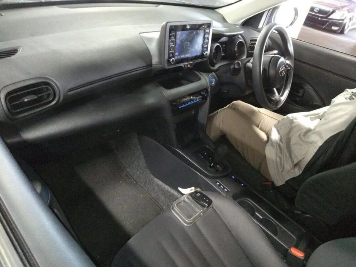 Toyota Yaris Cross 1.5 HYBRID AUTOMATIC - CRUISE C - Image 3