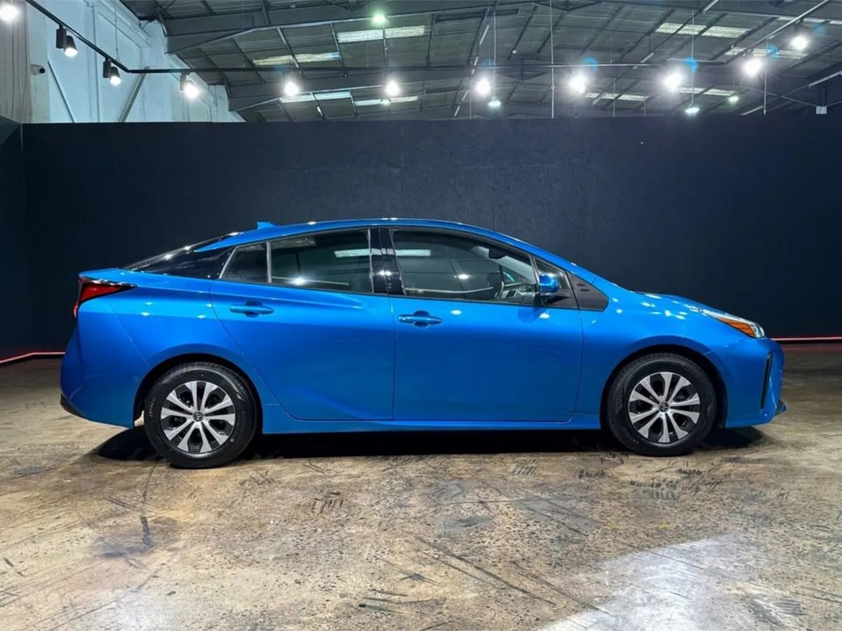 Toyota Prius 1.8 HYBRID AUTOMATIC - FACTORY ALLOY - Image 2