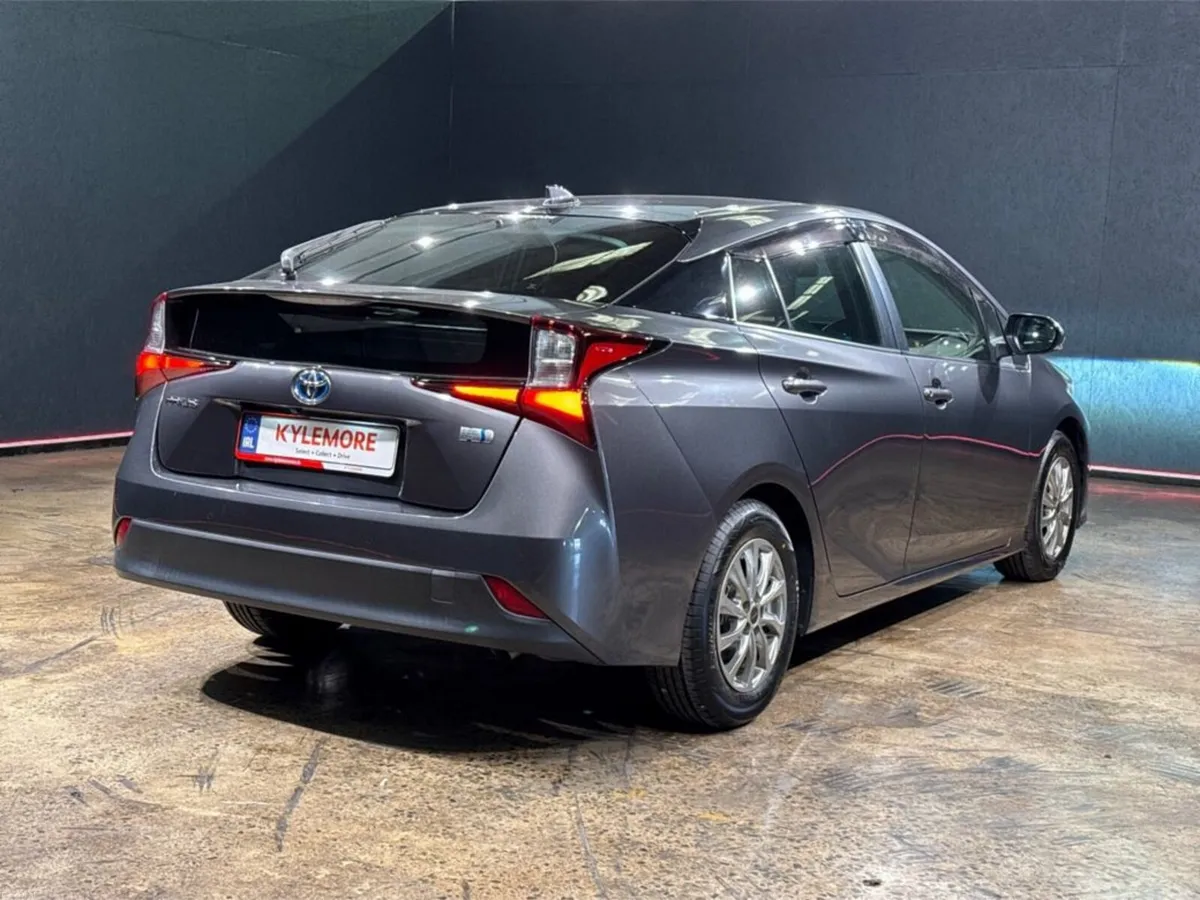 Toyota Prius 1.8 HYBRID AUTOMATIC - ALLOY WHEELS - - Image 4