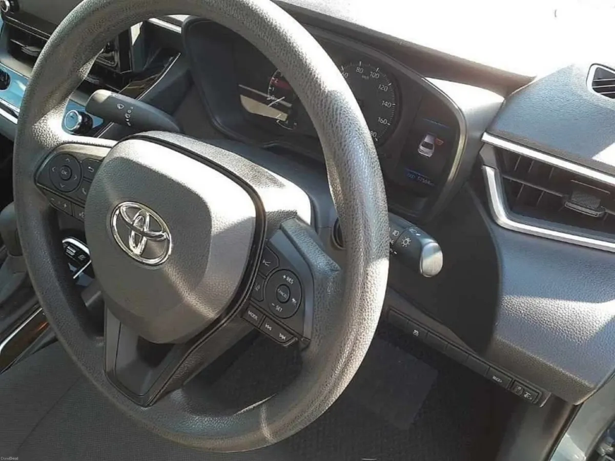Toyota Corolla 1.8 HYBRID AUTOMATIC - CRUISE CONTR - Image 3