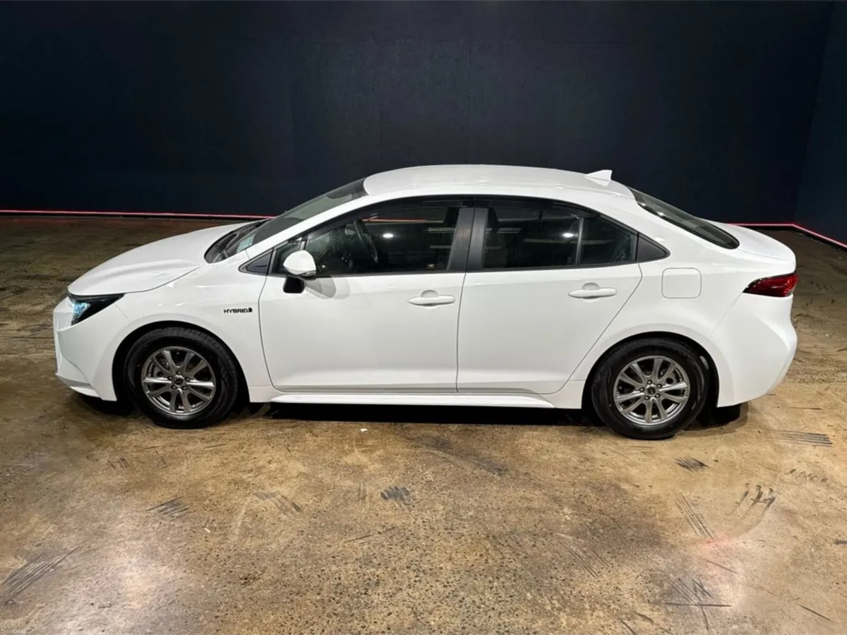 Toyota Corolla 1.5 HYBRID AUTOMATIC - NEW MODEL - - Image 6