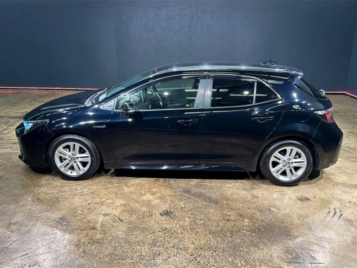 Toyota Corolla 1.8 SPORT HYBRID G MODEL AUTOMATIC - Image 6