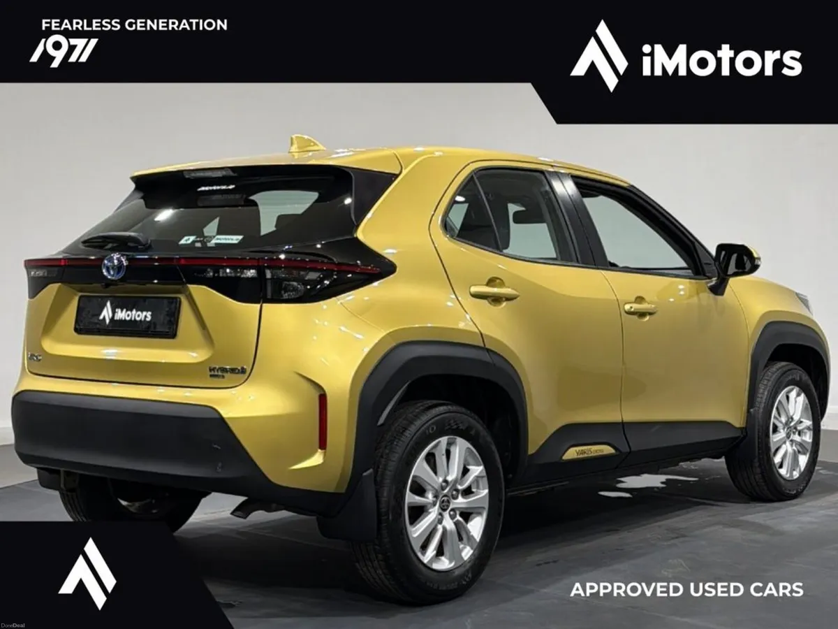 Toyota Yaris Cross Luna 4DR Auto - Image 3
