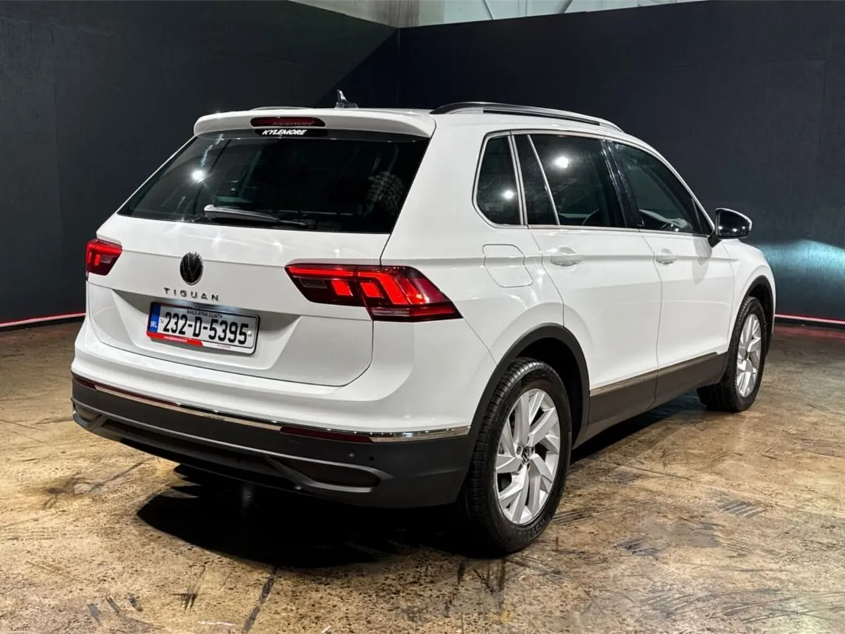 Volkswagen Tiguan 2.0 TDI - ALLOY WHEELS - MULTI F - Image 3