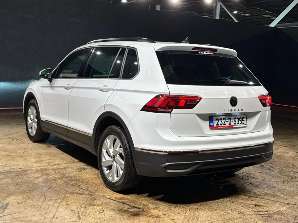 Volkswagen Tiguan 2.0 TDI - ALLOY WHEELS - MULTI F - Image 5
