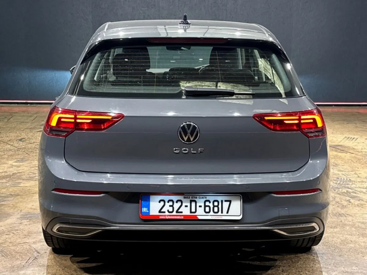 Volkswagen Golf 2.0 TDI DSG - CRUISE CONTROL - REV - Image 4