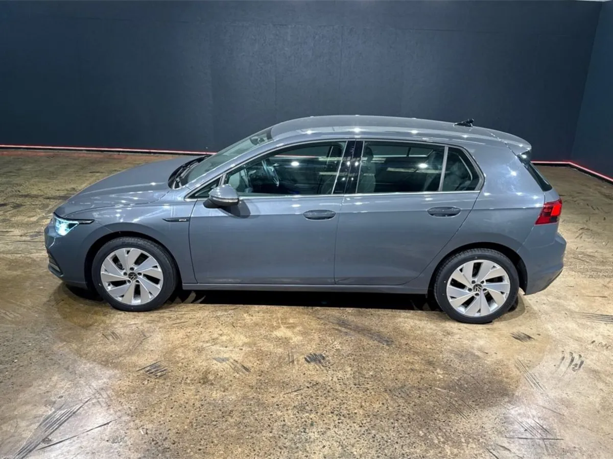 Volkswagen Golf 2.0 TDI DSG - CRUISE CONTROL - REV - Image 6