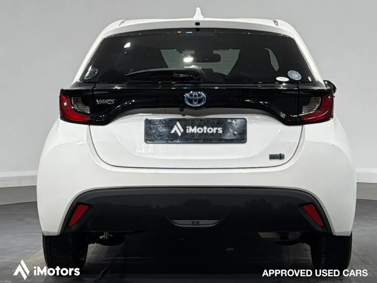 Toyota Yaris HYBRID X - Image 4