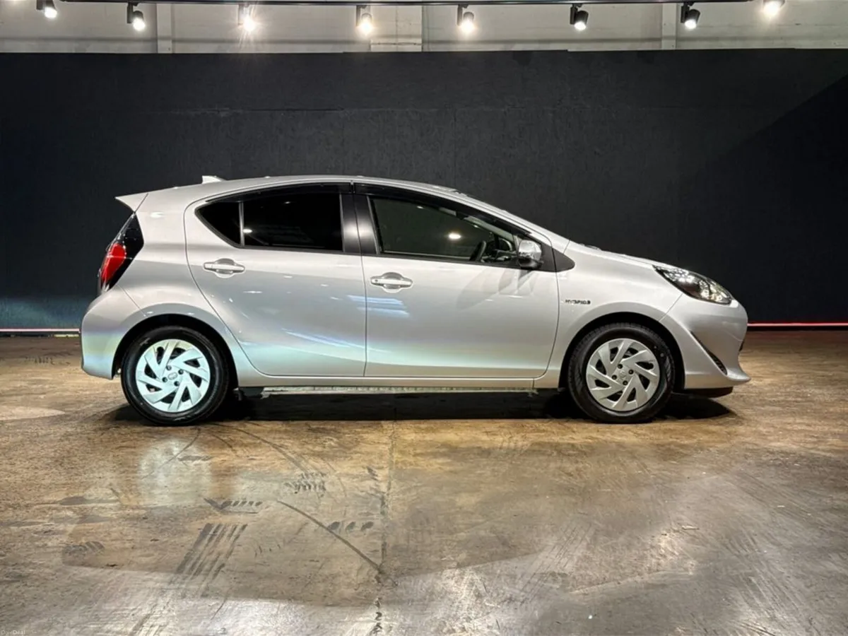 Toyota Aqua 1.5 HYBRID AUTOMATIC - A/C HEATING CON - Image 2