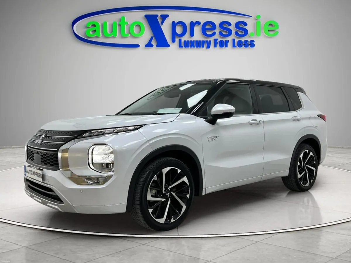 Mitsubishi Outlander 7 seats, PHEV 4WD, Low mileag - Image 5