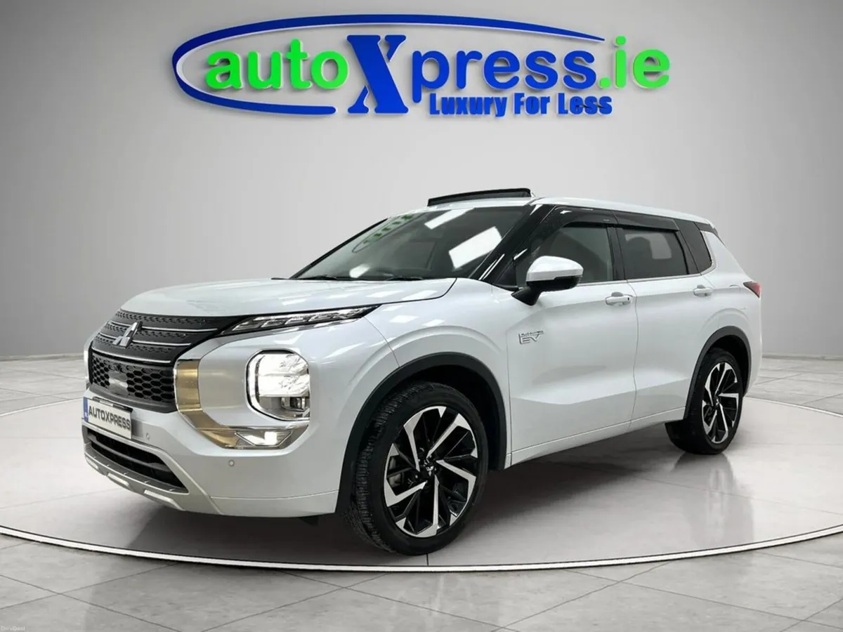 Mitsubishi Outlander PHEV 4WD, Panoramic sunroof, - Image 5