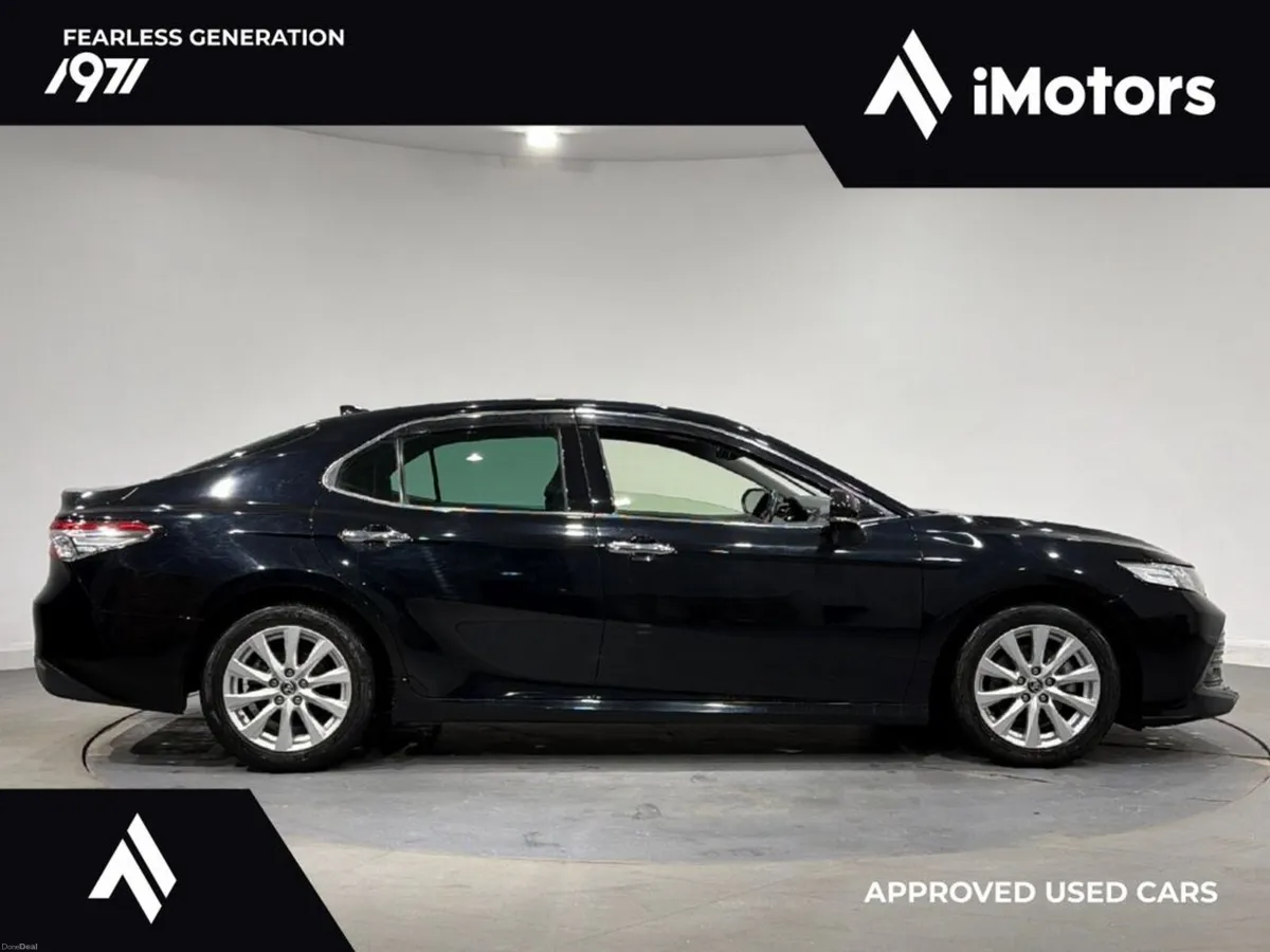 Toyota Camry HYBRID AUTOMATIC - Image 2