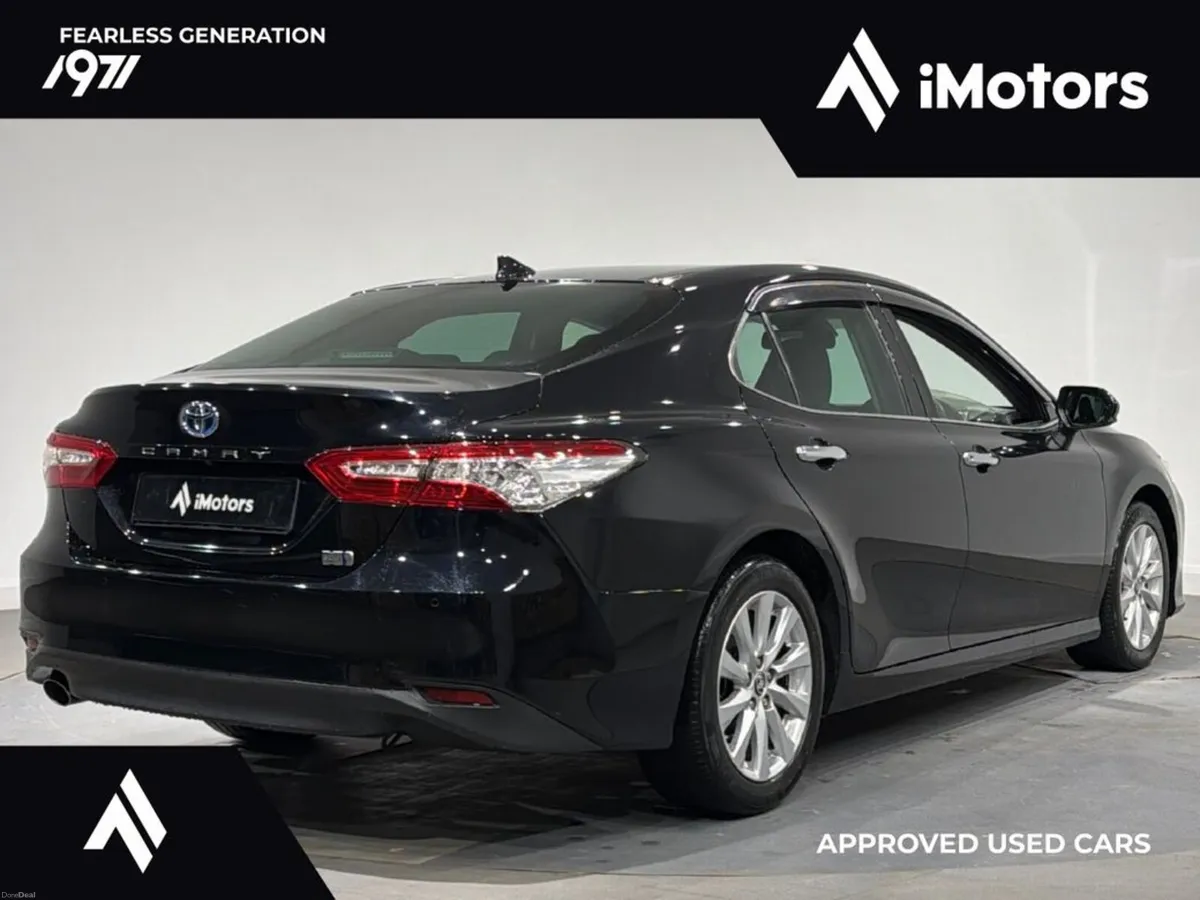 Toyota Camry HYBRID AUTOMATIC - Image 3